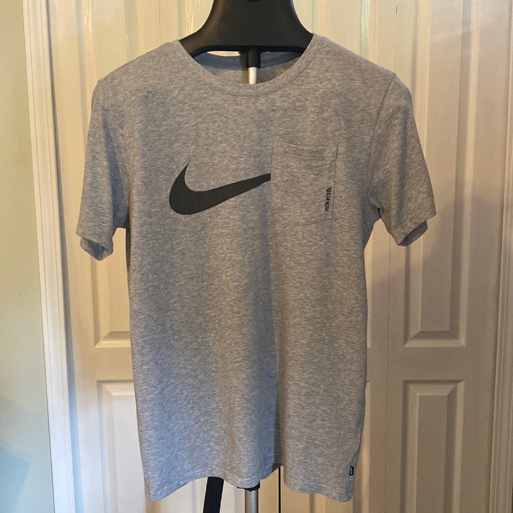 Mens Nike tee